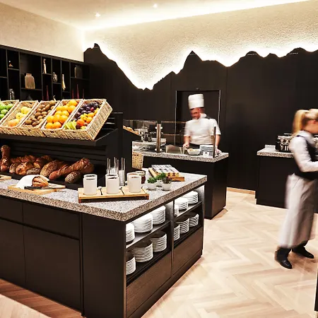 Steigenberger Icon Grandhotel Belvedere 5*